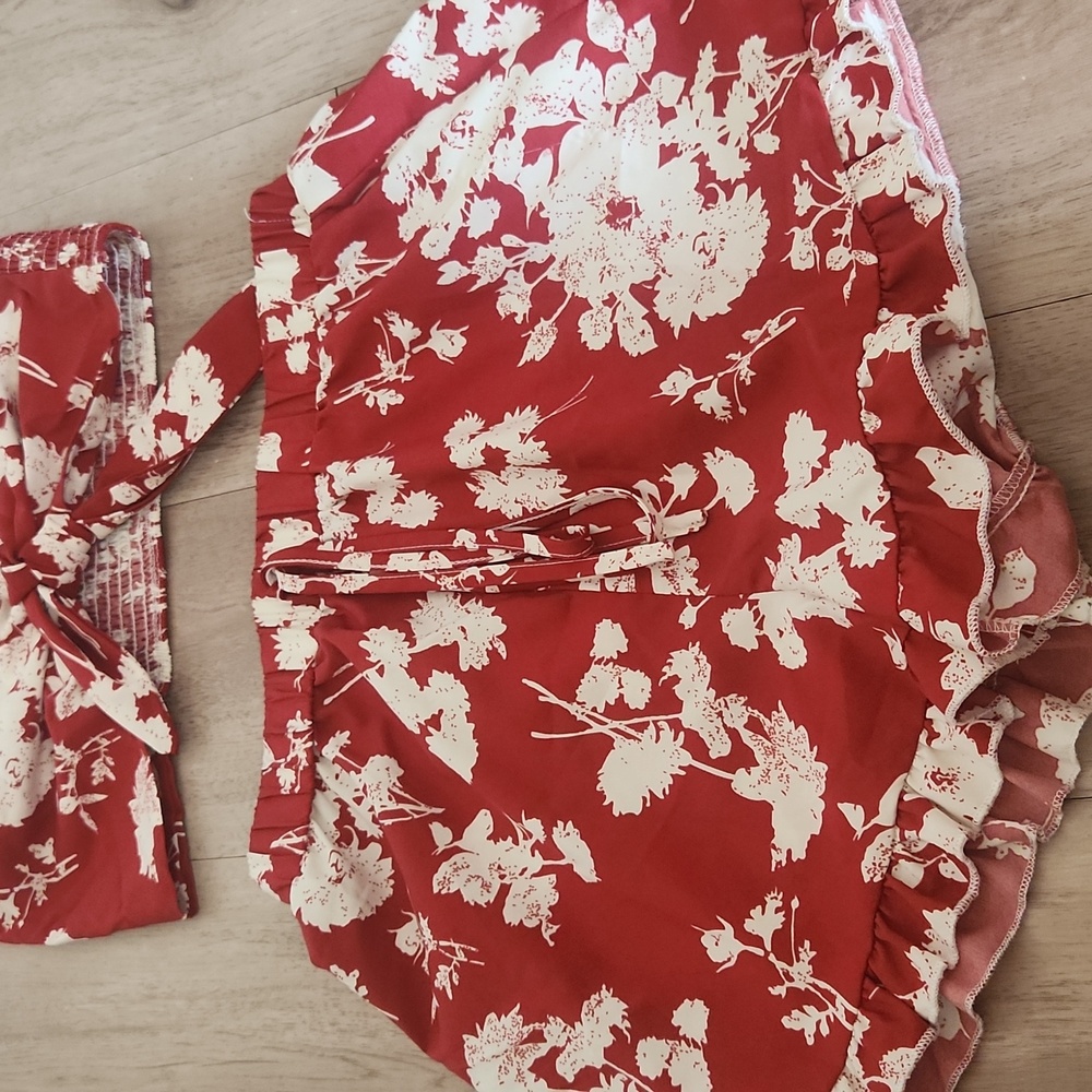 SHEIN Red Floral Two-Piece Set - Picture 3 of 5